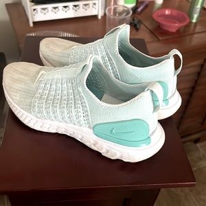 Nike React Phantom Running Sneakers